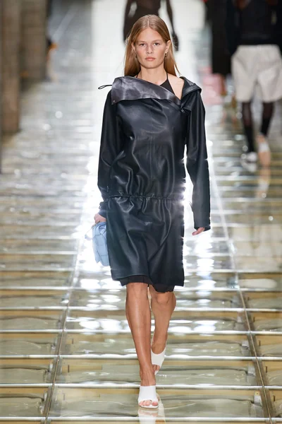 Look 34